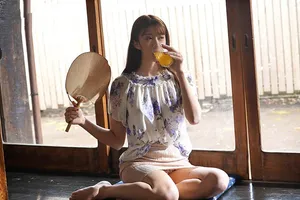 Mùa hè buồn chán ở quê xxx cô vợ nhà đối diện thiếu thốn vì lấy chồng yêu già