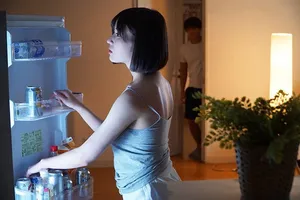 Chị người vợ cãi nhau với anh xã đến nhà em ghệ ở rồi chịch luôn chồng yêu em gái
