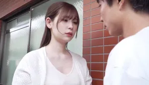 Chồng tẻ nhạt, vợ yêu nhận ra cậu thanh niên cạnh bên nhà tốt hơn