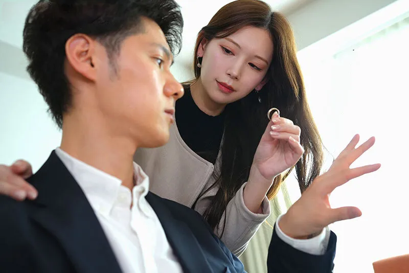 Cô vợ đi đi giã ngoại, gã chồng ở nhà bị nhỏ em bà xã gạ làm tình không trượt phát nào
